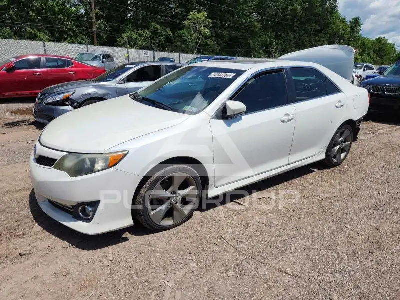 2012 Toyota CAMRY фото
