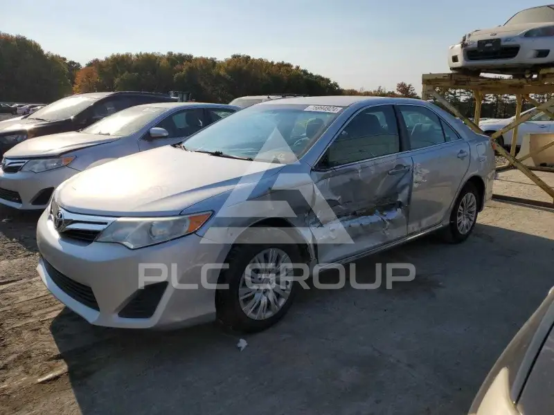 2012 Toyota CAMRY фото