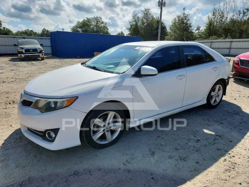 2012 Toyota CAMRY фото