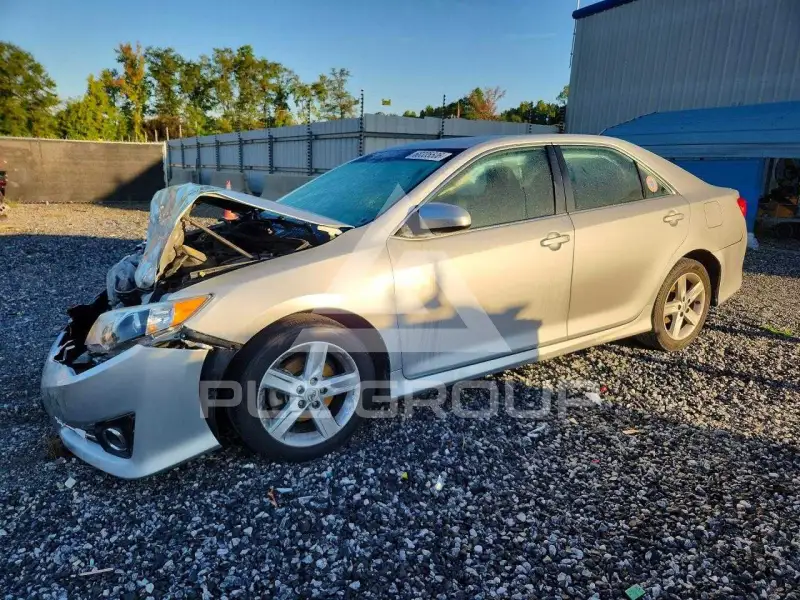 2012 Toyota CAMRY фото