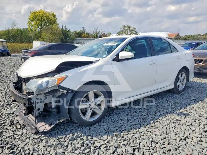 2012 Toyota CAMRY фото