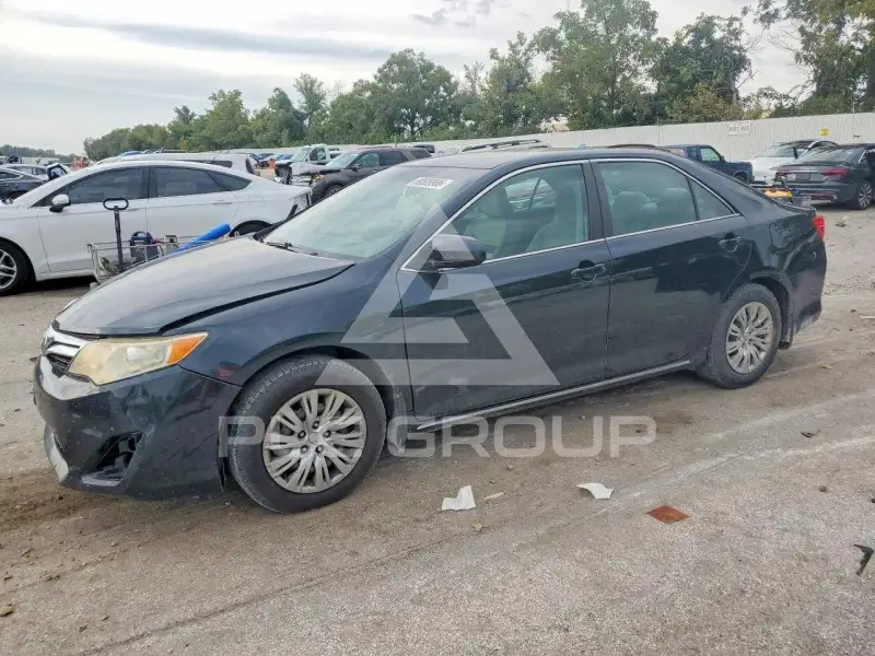 2012 Toyota CAMRY фото