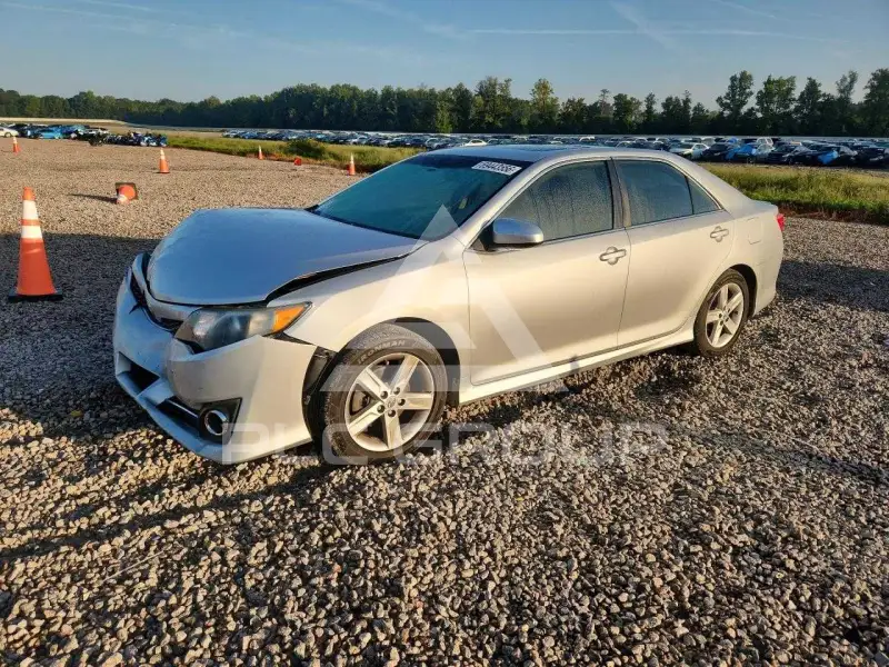 2012 Toyota CAMRY фото