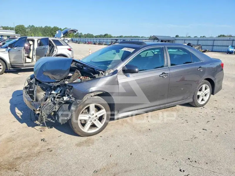 2012 Toyota CAMRY фото