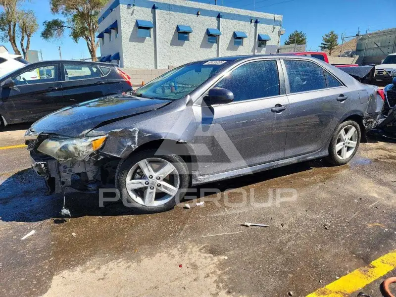 2012 Toyota CAMRY фото