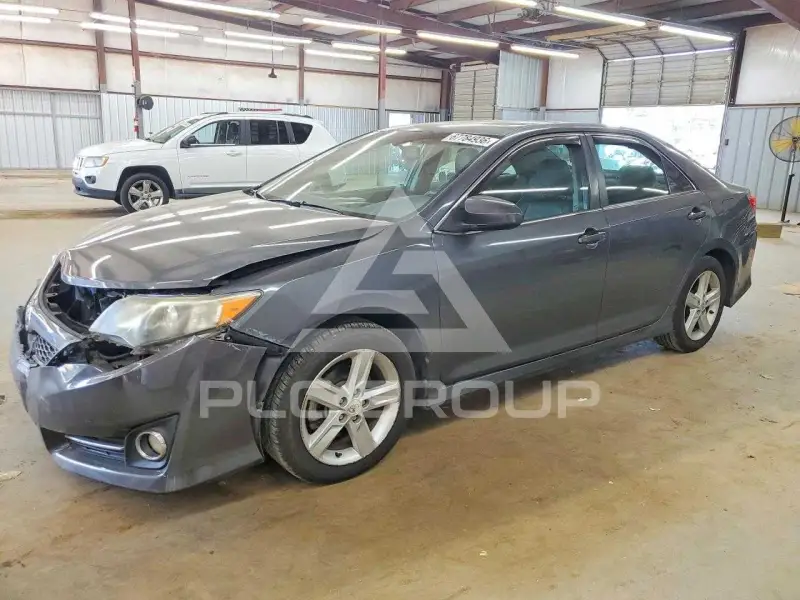 2012 Toyota CAMRY фото