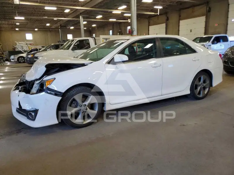 2012 Toyota CAMRY фото