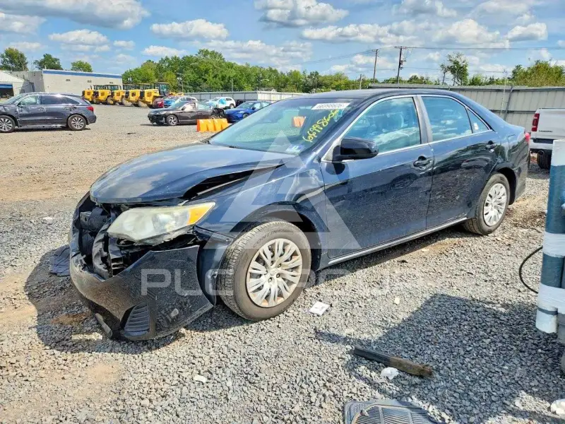 2012 Toyota CAMRY фото