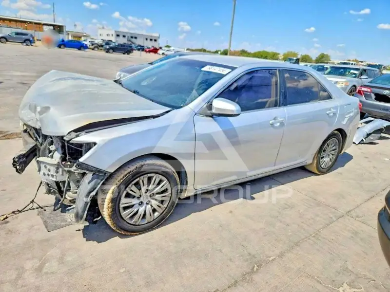 2012 Toyota CAMRY фото
