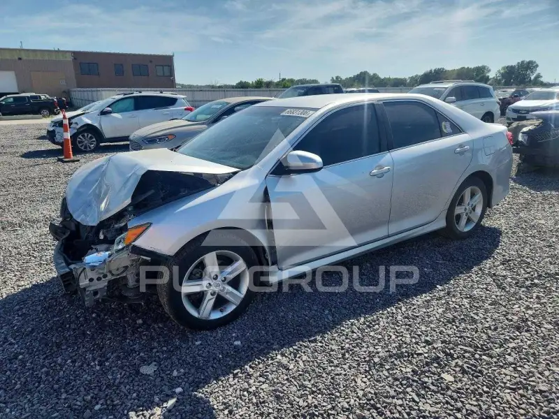 2012 Toyota CAMRY photo