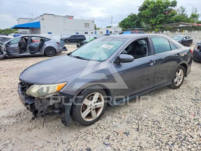 2012 Toyota CAMRY фото