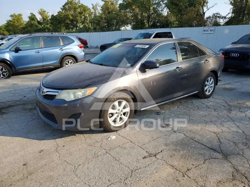 2012 Toyota CAMRY фото