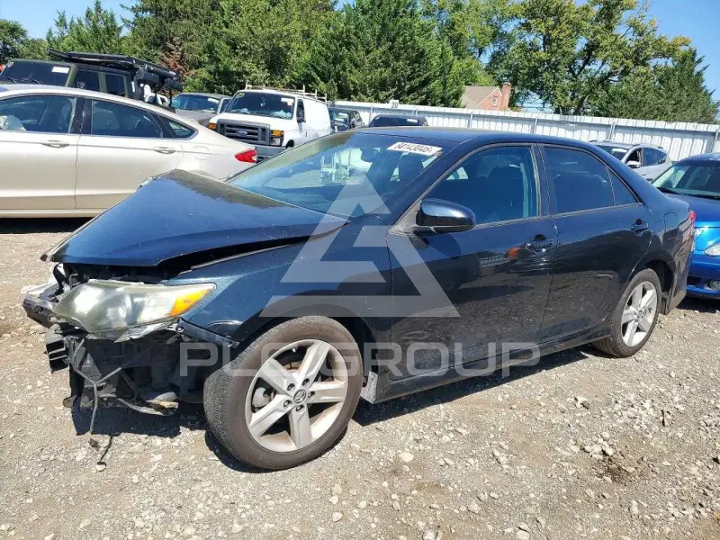 2012 Toyota CAMRY фото