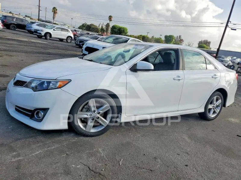 2012 Toyota CAMRY фото
