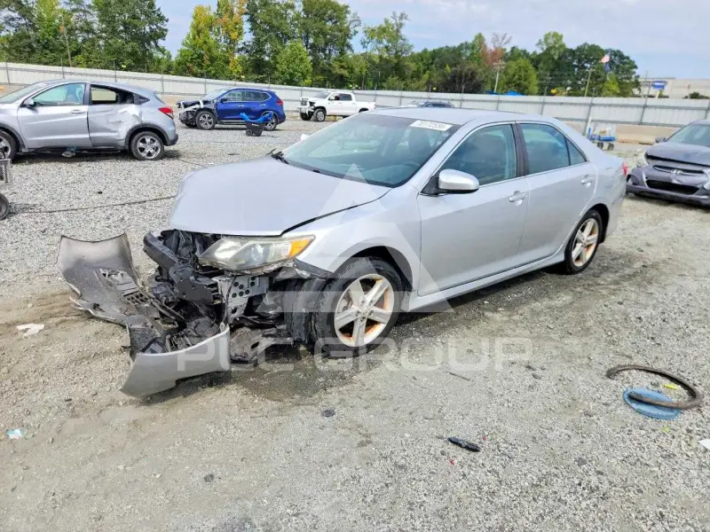 2012 Toyota CAMRY фото