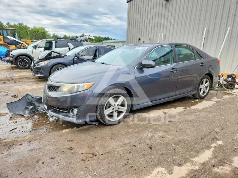 2012 Toyota CAMRY фото