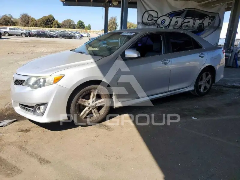 2012 Toyota CAMRY фото