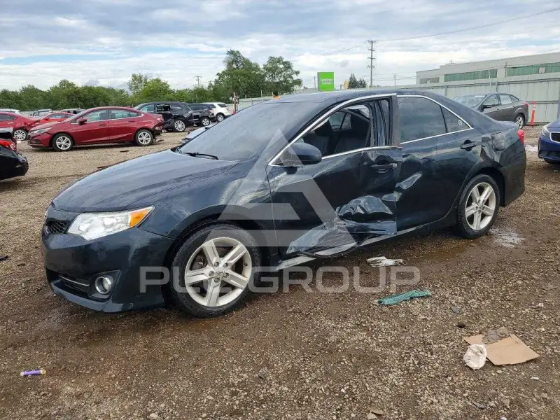 2012 Toyota CAMRY фото