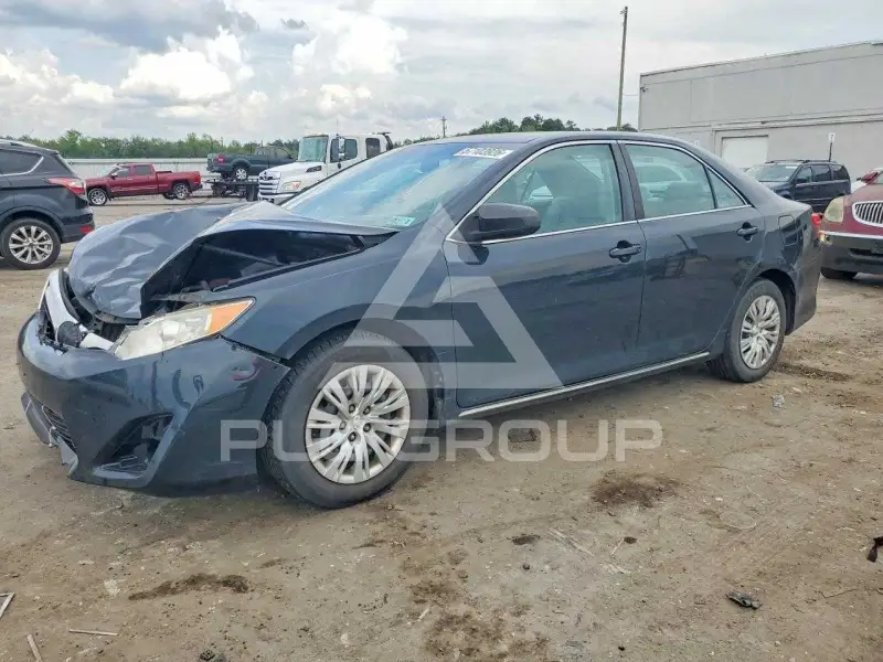 2012 Toyota CAMRY фото