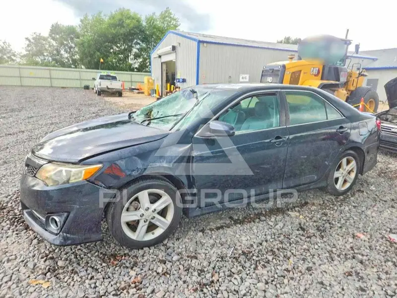 2012 Toyota CAMRY фото