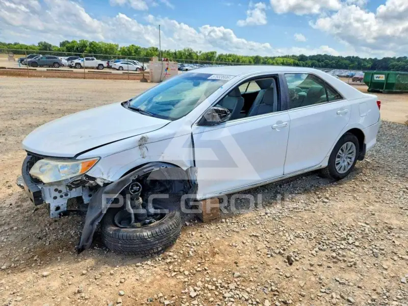 2012 Toyota CAMRY фото