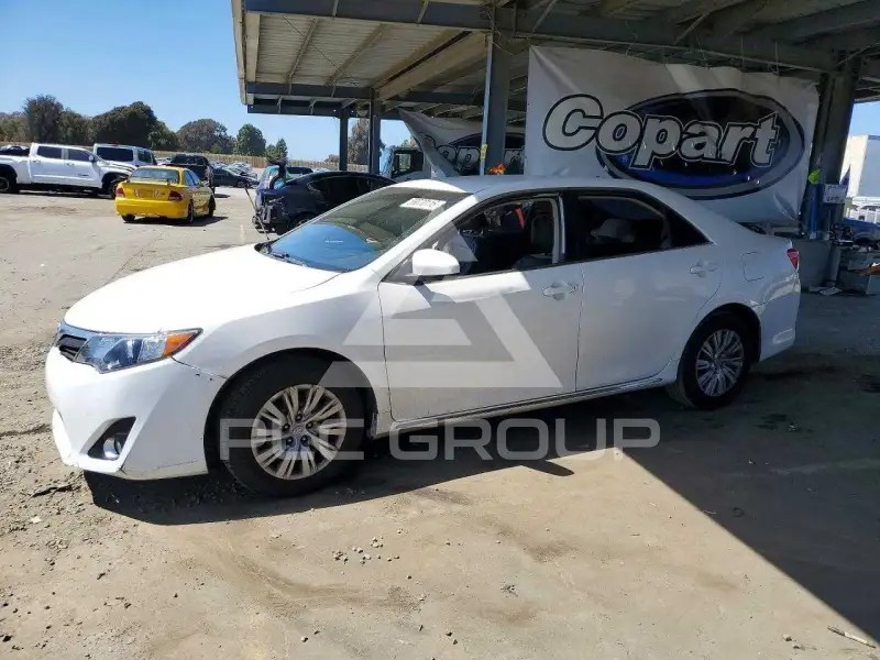 2012 Toyota CAMRY фото