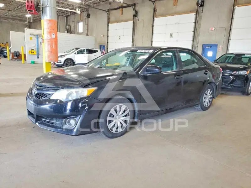 2012 Toyota CAMRY фото
