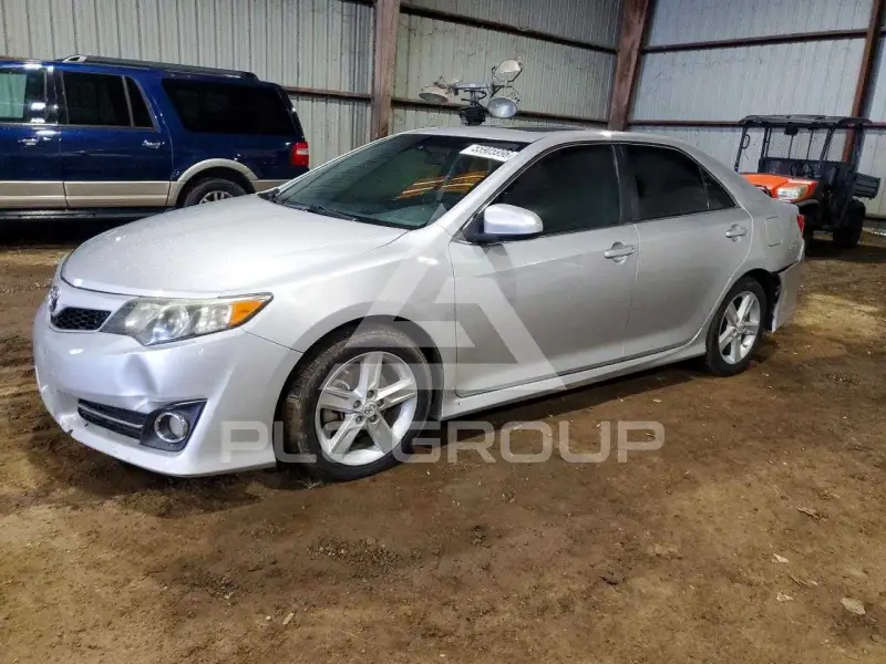 2012 Toyota CAMRY фото