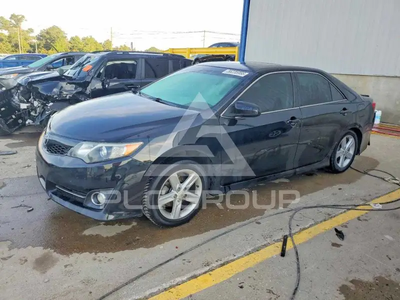 2012 Toyota CAMRY фото