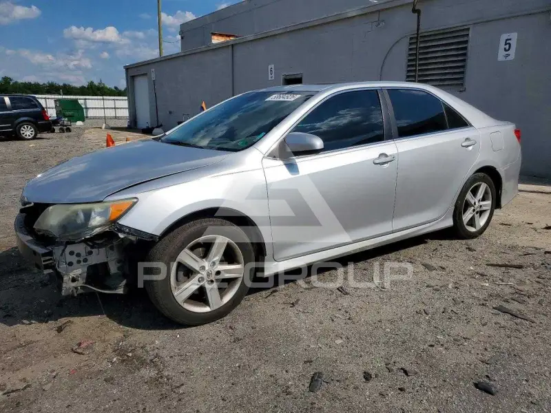 2012 Toyota CAMRY фото