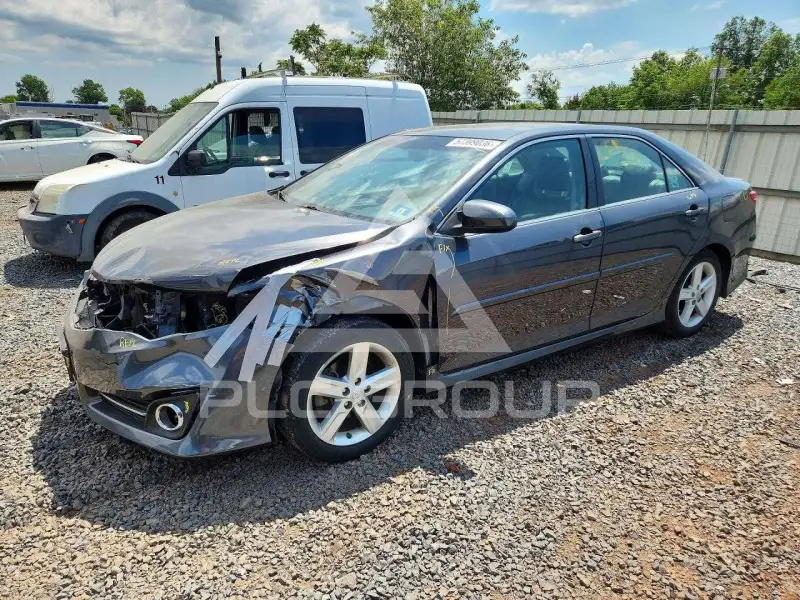 2012 Toyota CAMRY photo