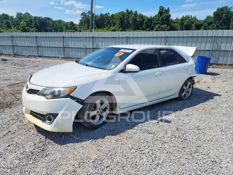 2012 Toyota CAMRY фото