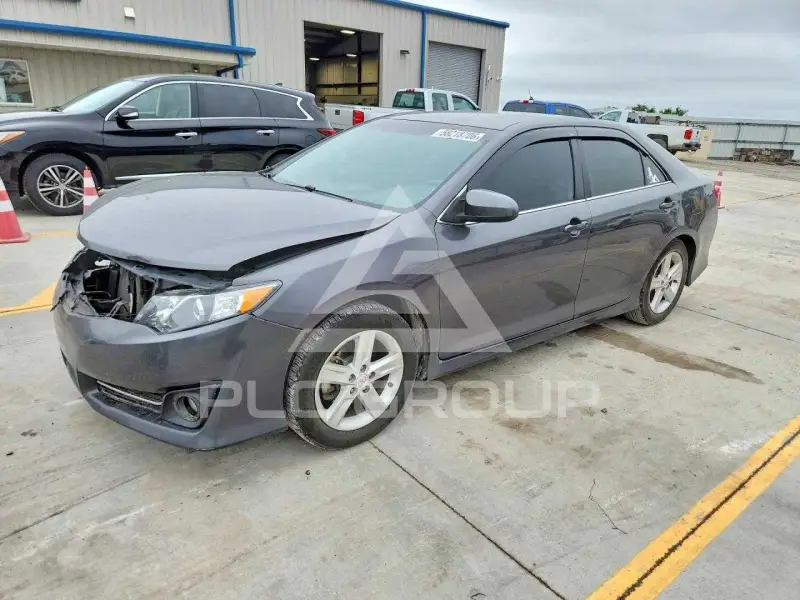 2012 Toyota CAMRY фото