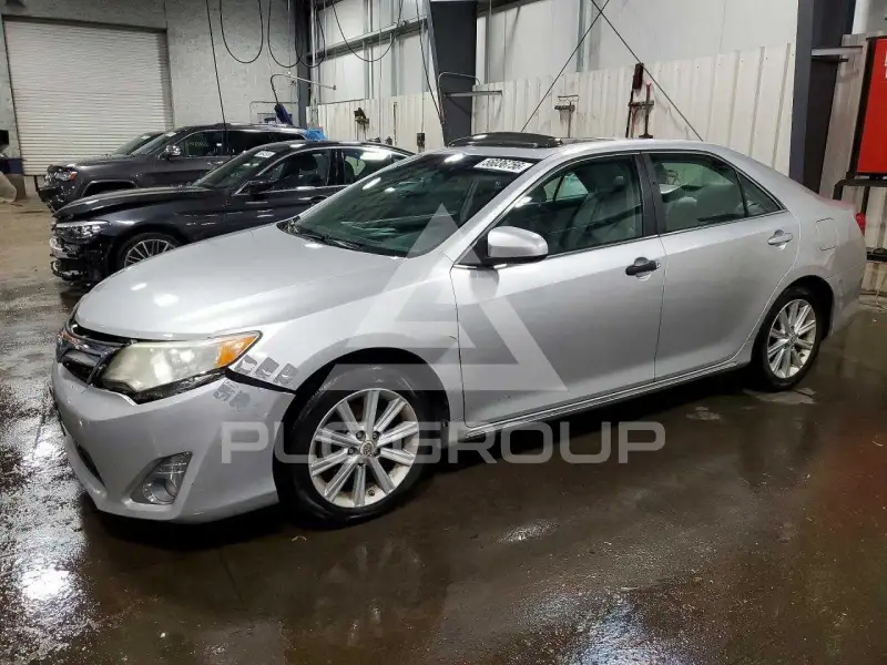 2012 Toyota CAMRY фото