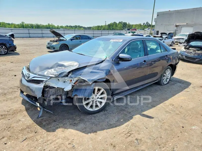 2012 Toyota CAMRY фото
