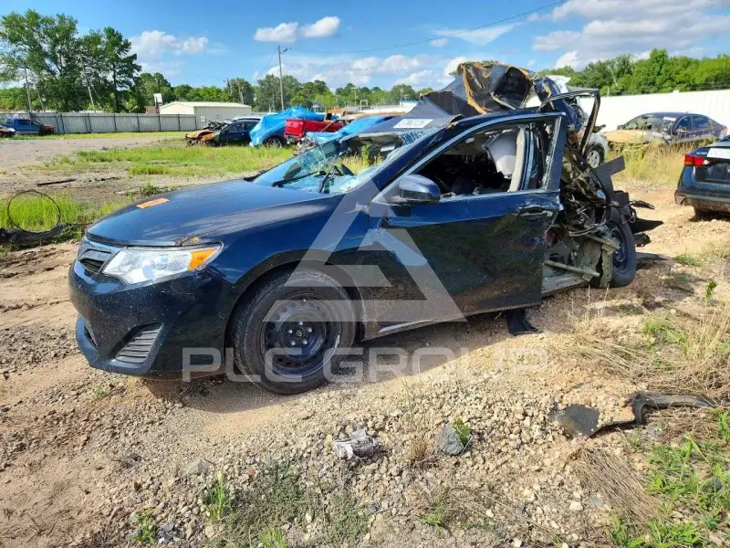 2012 Toyota CAMRY фото