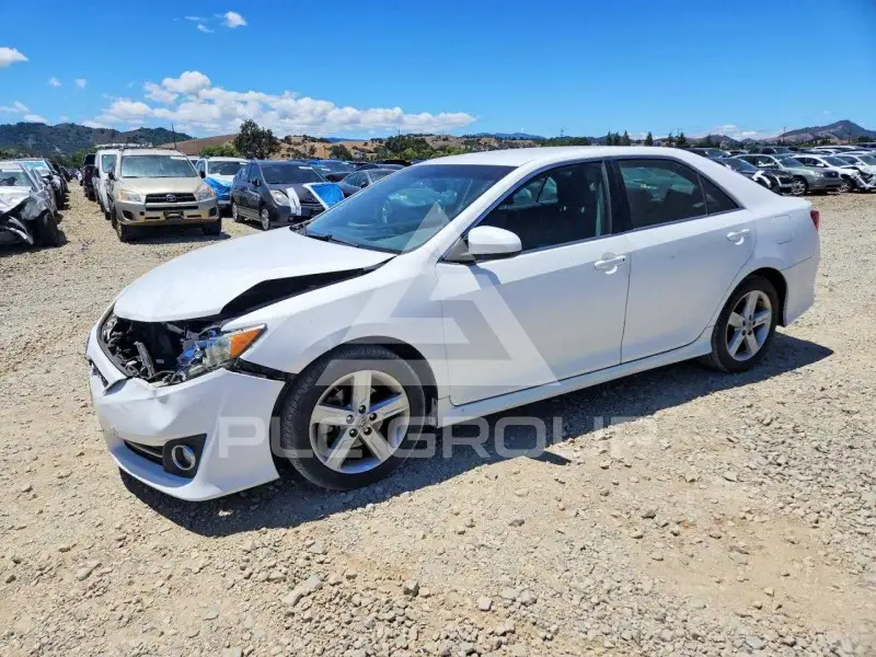 2012 Toyota CAMRY фото