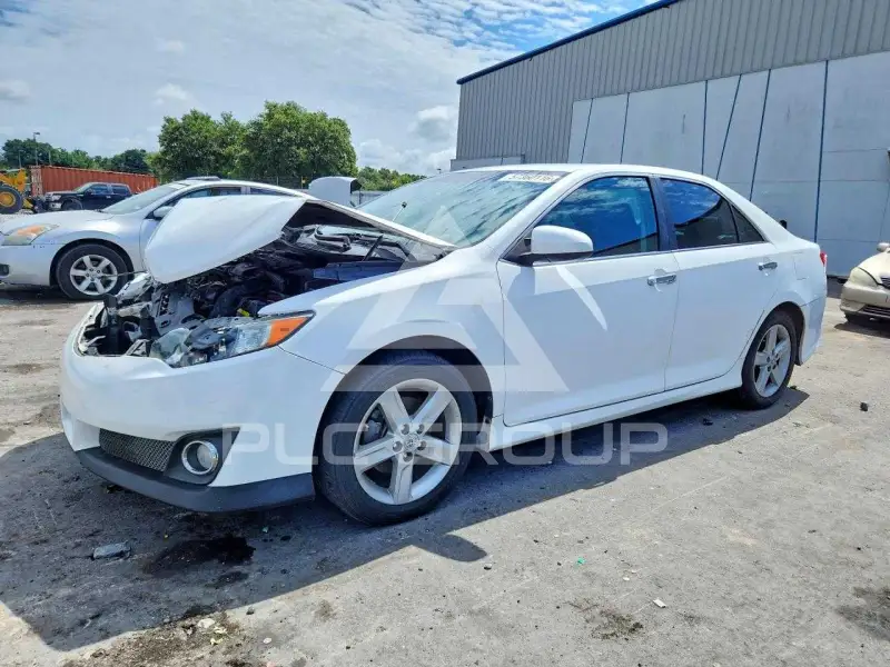 2012 Toyota CAMRY фото