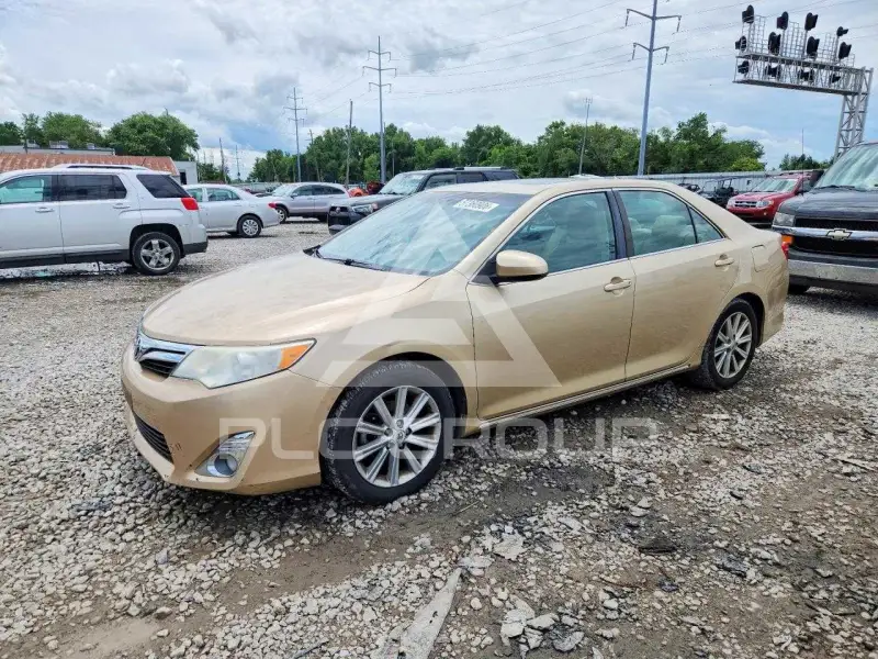 2012 Toyota CAMRY фото