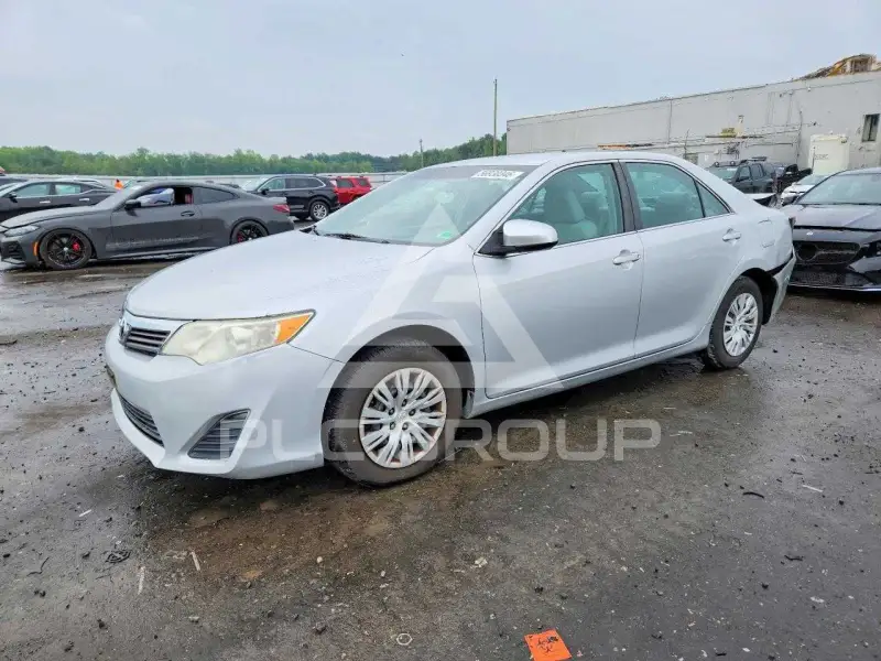 2012 Toyota CAMRY фото
