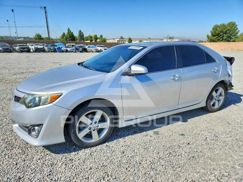 2012 Toyota CAMRY фото