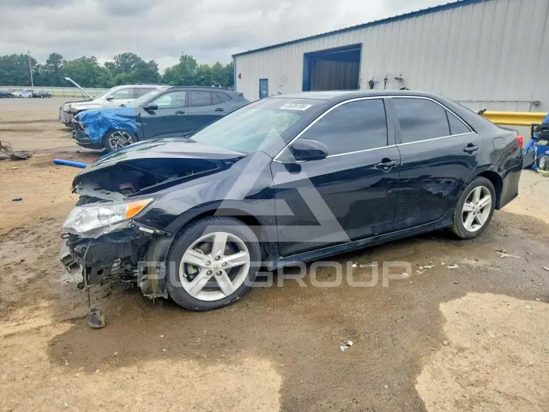 2012 Toyota CAMRY photo