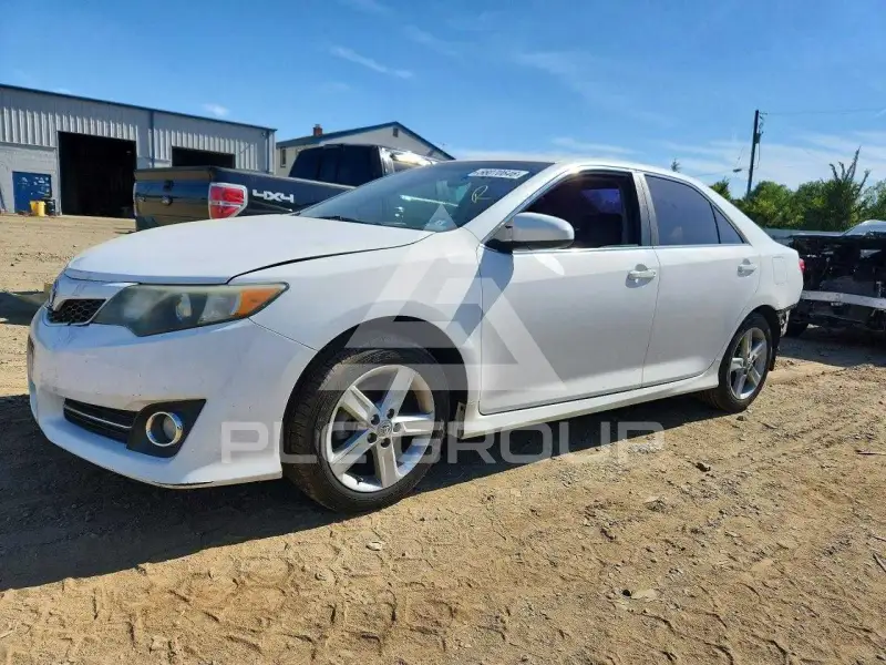 2012 Toyota CAMRY фото