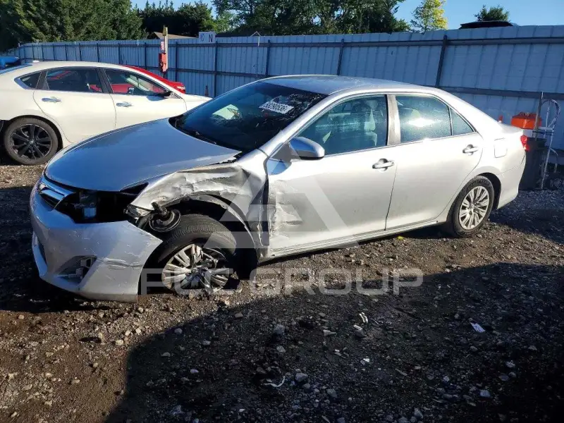 2012 Toyota CAMRY фото