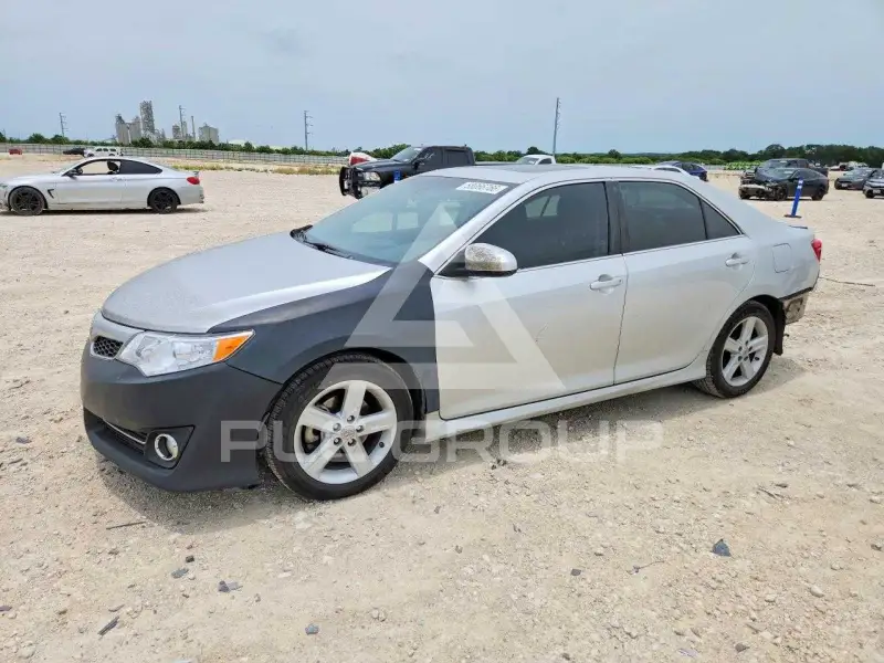 2012 Toyota CAMRY фото