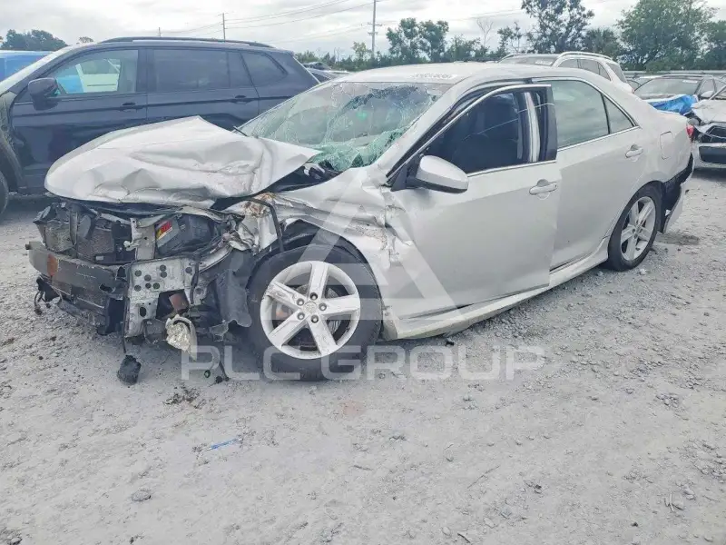 2012 Toyota CAMRY фото