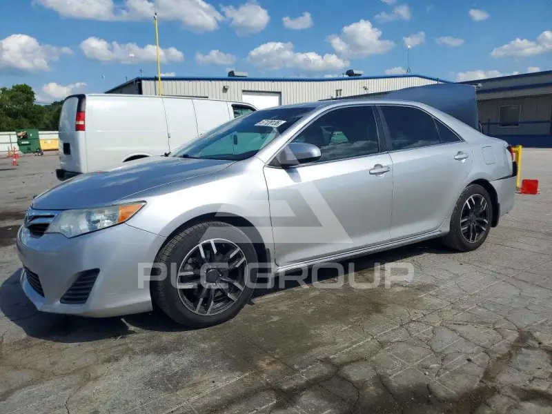 2012 Toyota CAMRY фото