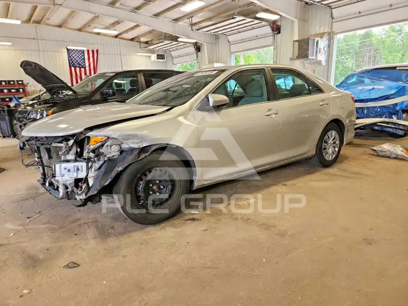 2012 Toyota CAMRY фото