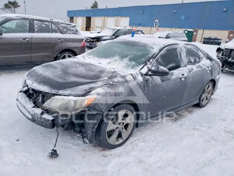 2012 Toyota CAMRY фото