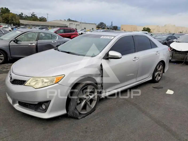 2012 Toyota CAMRY фото